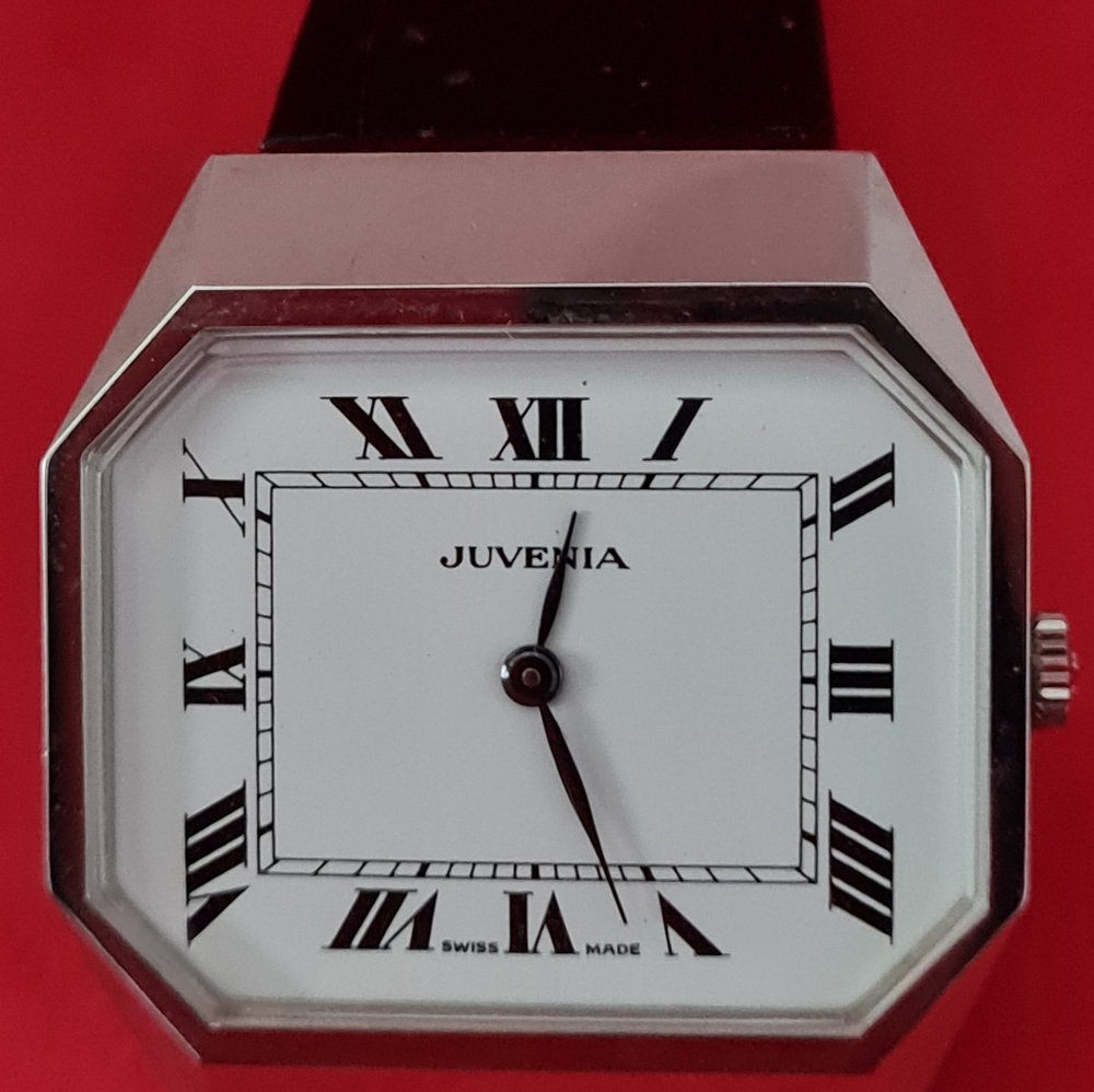 Juvenia watch